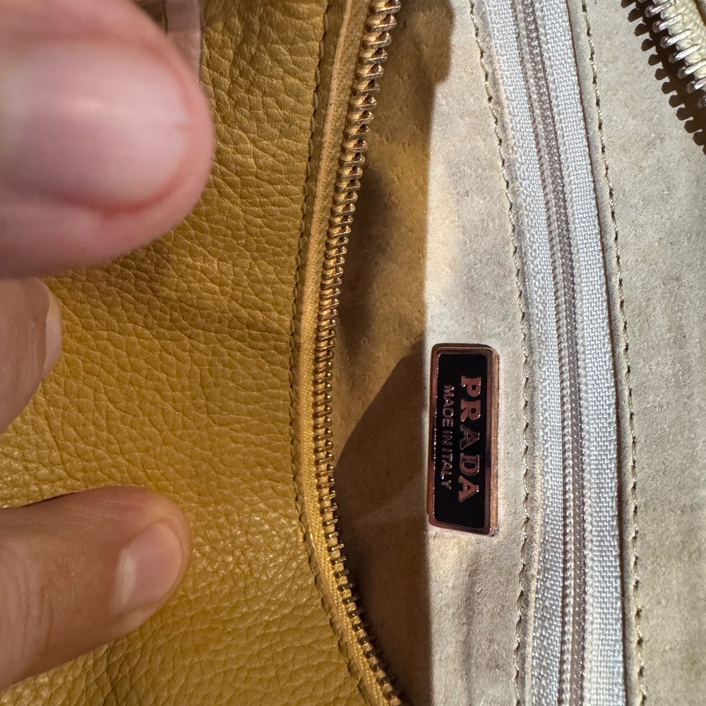 Original Small Prada women purse 👜 - Picture 2 of 3